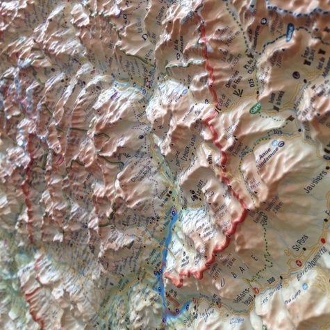 Carte en relief des Hautes Alpes