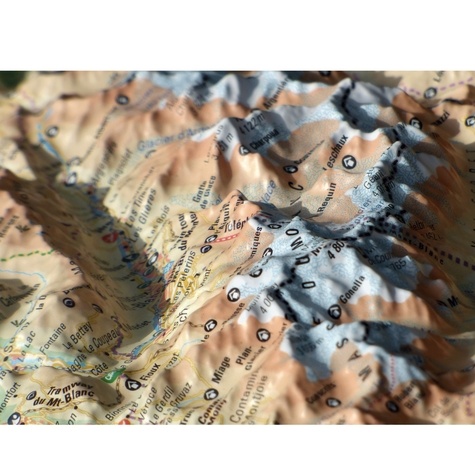 Carte en relief du Mont Blanc et sa région. 1/210 000