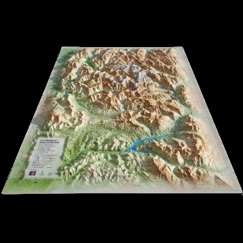 Carte en relief du Parc national des Ecrins. 1/175 000