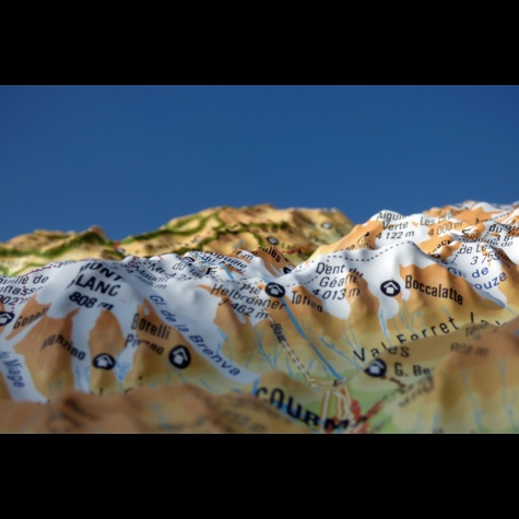 Carte en relief du Tour du Mont Blanc. 1/200 000