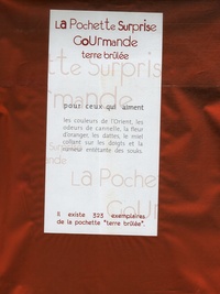 La Pochette Surprise Gourmande Terre brûlée - Pour ceux qui aiment les couleurs de lOrient, les odeurs de cannelle, la fleur doranger, les dattes, le miel collant sur les doigts et la rumeur entêtante des souks.pdf
