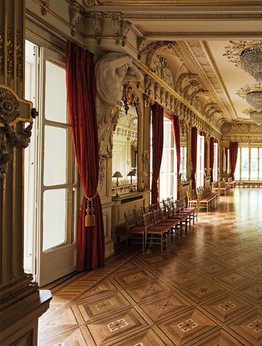 Demeures historiques. Les résidences d'ambassadeurs à Paris