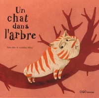 Un chat dans l'arbre