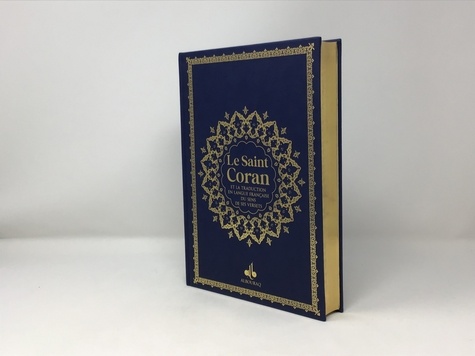 Le Saint Coran et la traduction en langue française du sens de ses versets. Avec dorure, couverture bleu nuit