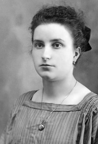  Anonyme - Photo de Maria Valtorta à 25 ans en 1922.