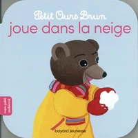 Petit Ours Brun joue dans la neige