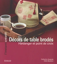 Décors de table brodés