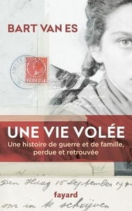 The Cut out Girl - A story of war and family, lost and found.pdf