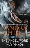 Sandra Hill - The Angel Wore Fangs - A Deadly Angels Book.