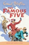 Enid Blyton - Famous Five: Five Get Into A Fix - Book 17.