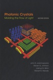 John D. Joannopoulos et Steven G. Johnson - Photonic Crystals - Molding the Flow of Light.