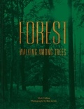 Matt Collins et Roo Lewis - Forest - Walking among trees.