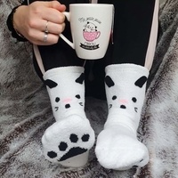 Coffret Ma petite pause miaou au coin du feu. Avec 1 mug, 1 paire de chaussettes et 1 livret de recettes