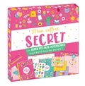  Editions 365 - Mon coffret secret - Un super kit avec accessoires pour écrire tous tes secrets ! Avec 1 journal intime, 1 carnet de notes, 6 cartes postales, 2 crayons, 1 poster, 6 enveloppes et 4 planches d'autocollants.