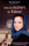 Selene Biffi et Carlo Annese - Avec les écoliers de Kaboul.