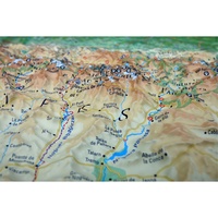 Carte en relief des Pyrénées. 1/800 000
