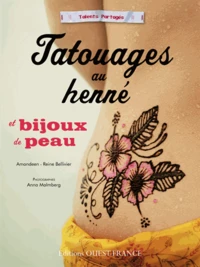 Tatouages au henné et bijoux de peau