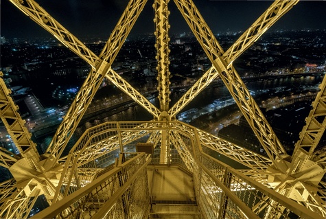 La tour Eiffel. Monument intemporel, icône universelle