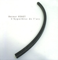 Bernar Venet - L'hypothèse de l'arc - Position of two arcs of 201.5° each.