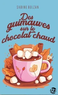 Des guimauves sur le chocolat chaud