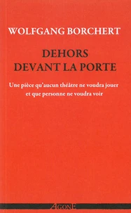 Dehors devant la porte