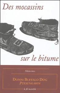 Des mocassins sur le bitume