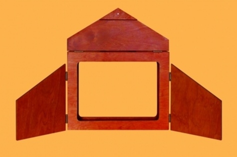  Callicéphale - Butaï en bois - 3 volets, fermetures en bois, adapté pour des planches au format traditionnel, 370 x 275 m.