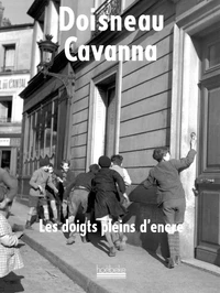 Les doigts pleins d'encre