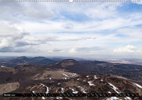 CALVENDO Nature  Paysages d'Auvergne(Premium, hochwertiger DIN A2 Wandkalender 2020, Kunstdruck in Hochglanz). Paysages d'Auvergne au fil des saisons (Calendrier mensuel, 14 Pages )