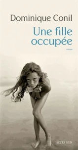 Une fille occupée