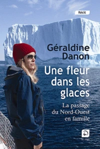Une fleur dans les glaces