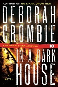Deborah Crombie - In a Dark House.