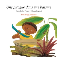 Une pirogue dans une bassine