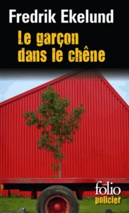 Le garçon dans le chène