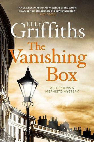 Elly Griffiths - The Brighton Mysteries  : The Vanishing Box.