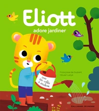 Eliott adore jardiner