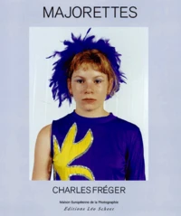 Majorettes. Portraits Photographiques Et Uniformes