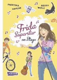 Frida Superstar 02: Frida Superstar on stage.