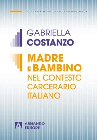 Madre e bambino bel contesto carcerario italiano