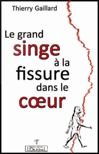 Le grand singe à la fissure dans le coeur