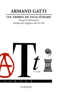 Les arbres de Ville-Evrard lorsqu'ils deviennent passage des cigognes dans le ciel