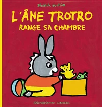 L'âne Trotro range sa chambre