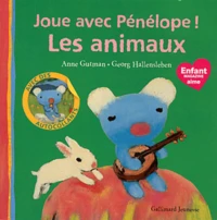 Pénélope joue avec les animaux