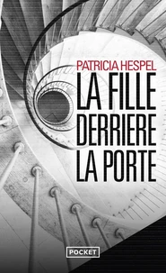 La fille derrière la porte