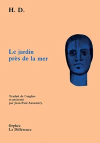 Le jardin près de la mer