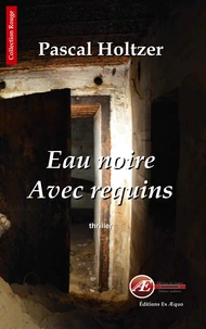 Eau noire avec Requins