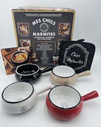  I2C - Coffret Mes chics marmites - Avec 4 marmites en céramique, une manique et un livre de recettes.