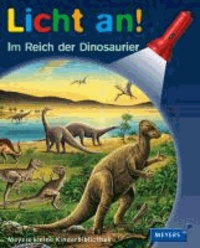 Im Reich der Dinosaurier.