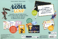 Je joue à l'école avec Loup