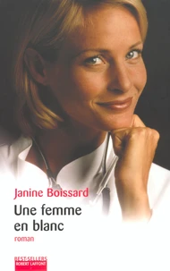 Une femme en blanc